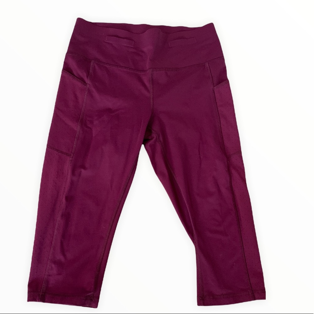 Beautiful magenta Lululemon pants